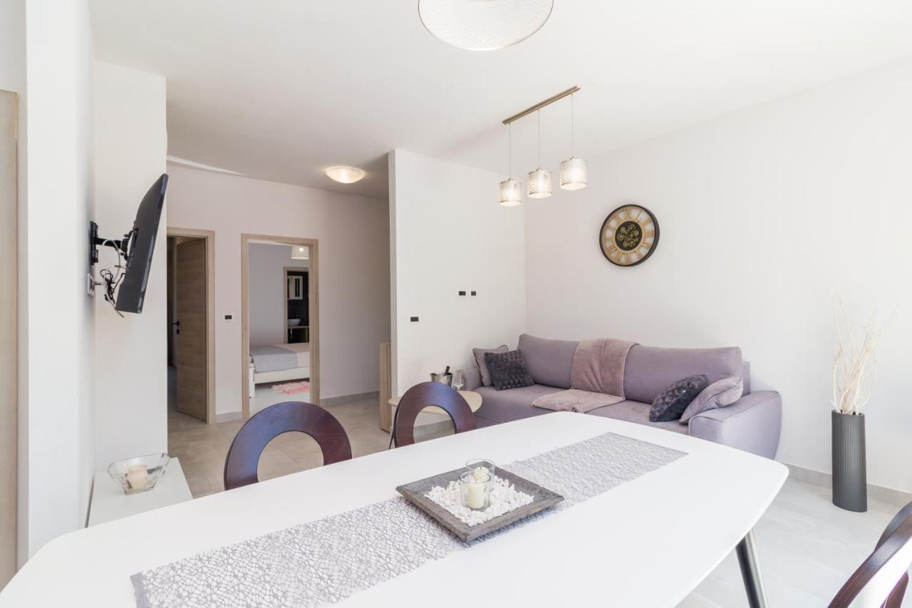 Apartmani Noa I Natali Kaldanija Dış mekan fotoğraf