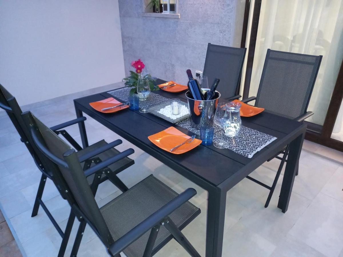 Apartmani Noa I Natali Kaldanija Dış mekan fotoğraf
