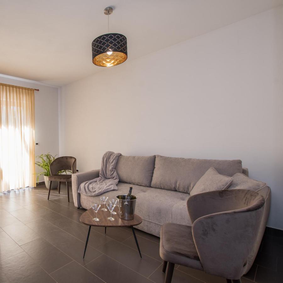 Apartmani Noa I Natali Kaldanija Dış mekan fotoğraf